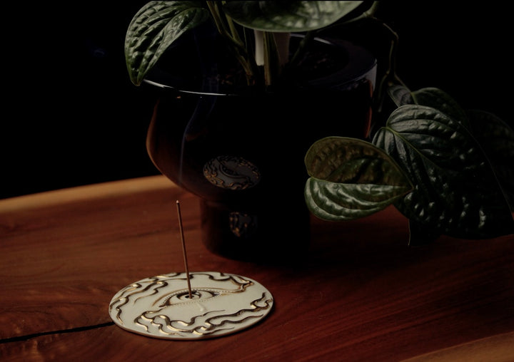 [D7] Flaming Eye Incense Holder / Wall Ornament 1